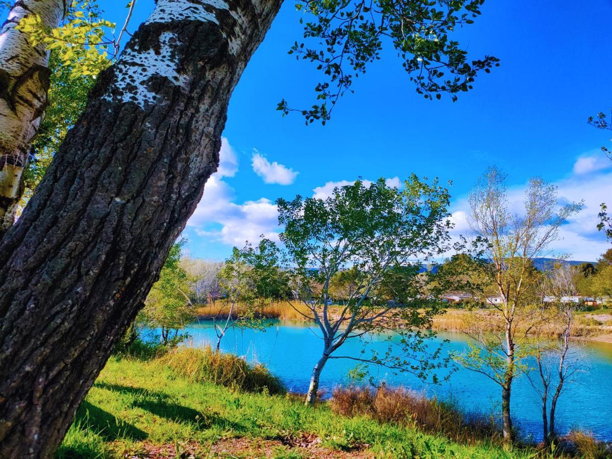 Отель Domaine Des Iscles Ла-Рок-д'Антерон Экстерьер фото